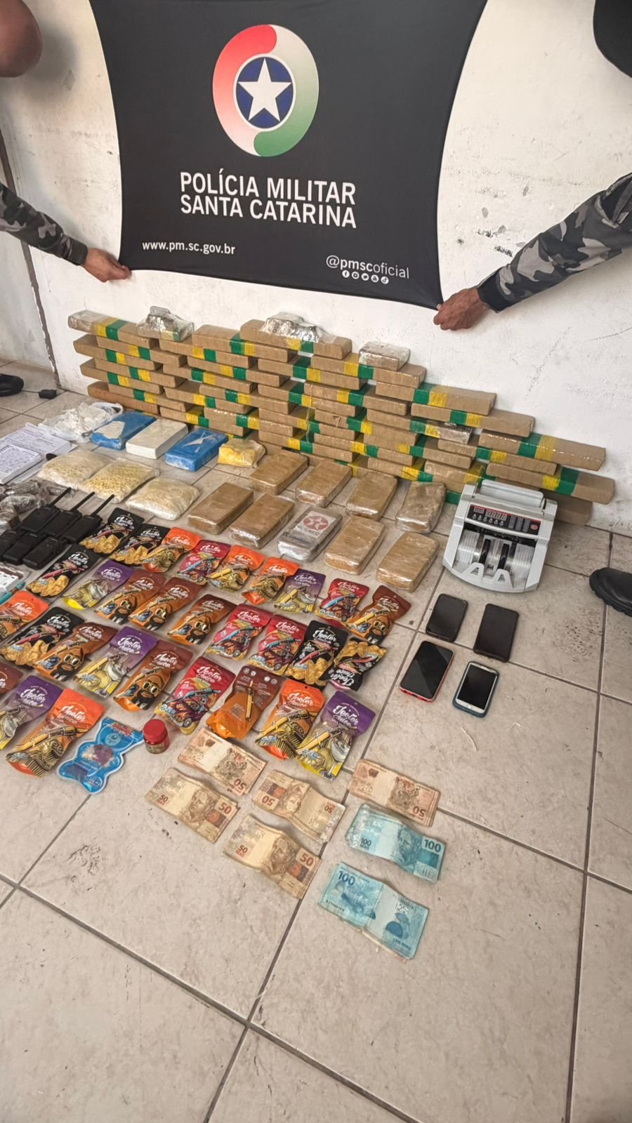 Cena encontrada pelo Choque na residência do bairro Bela Vista. Foto: Polícia Militar de Santa Catarina