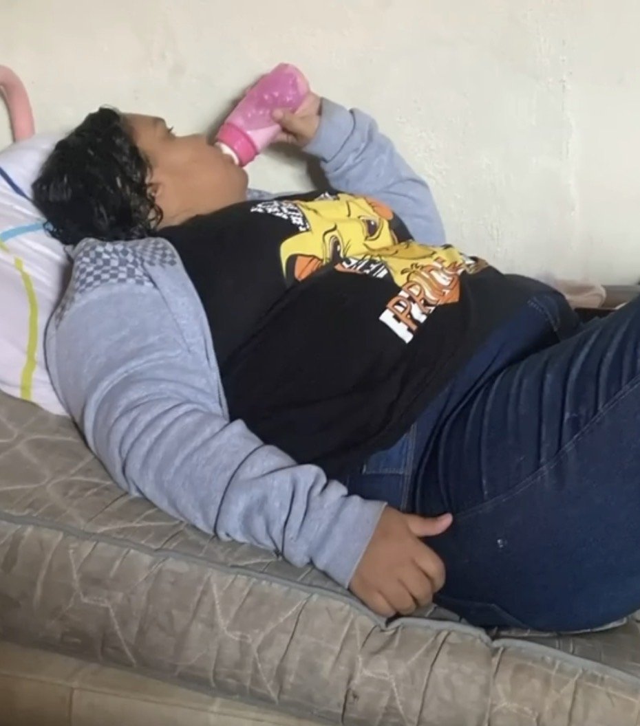Mulher usava mamadeira para sustentar o disfarce de criança em Joinville
