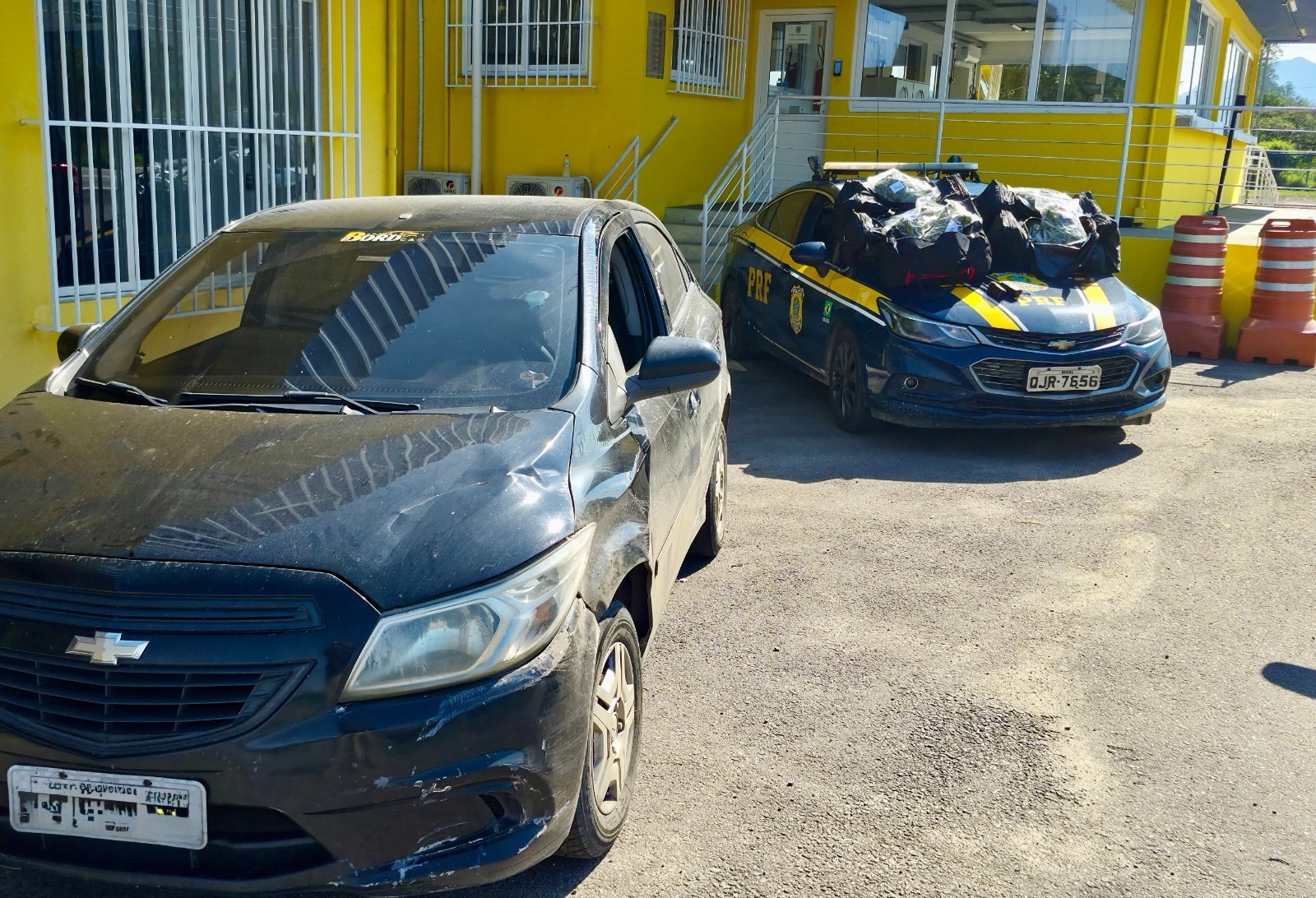 PRF interceptou 24 quilos de maconha na BR-101, em Paulo Lopes