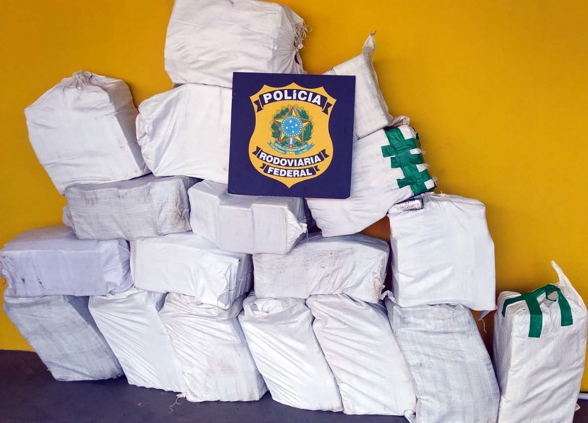 PRF apreendeu quase meia tonelada de cocaína na BR-101 em Joinville