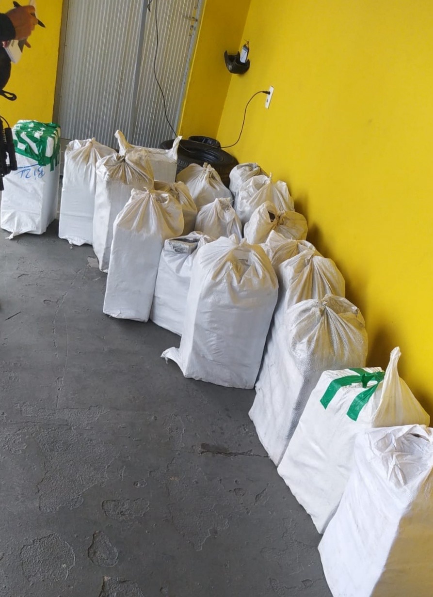 Dias antes, a PRF já havia apreendido quase meia tonelada de cocaína na BR-101 em Joinville